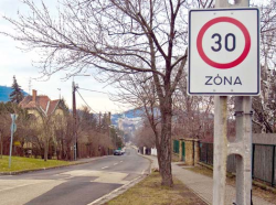 bővül bővül