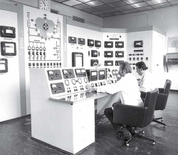 A reaktor irányítóterme a hetvenes években