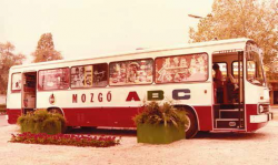 Ikarus_buszban_gurult_az_ABC1