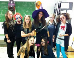 Halloween_Arany-modra_angolul