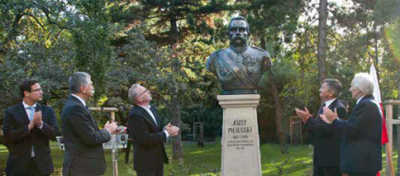 Pilsudski-szobor2